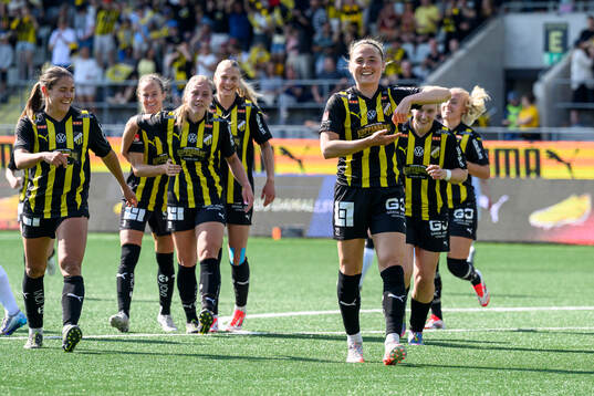 Häckens Paulina Nyström jublar