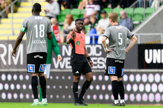 Domare Fredrik Oppong