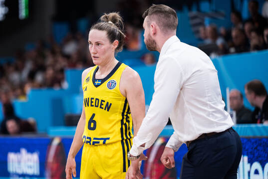 Frida Eldebrink and coach Kevin Taylor Lundgren of Sweden