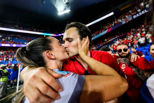 Vilde Bøe Risa of Norway kisses her boyfriend Andreas