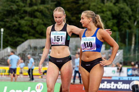 Nikki Anderberg, Malmö AI, och Wilma Svenson, IFK Växjö