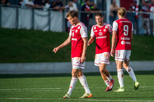Sandvikens IFs Emil Engqvist och William Thellsson jublar