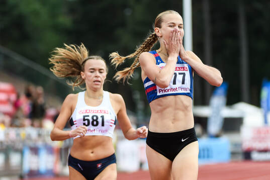 Vera Sjöberg, Täby IS, jublar