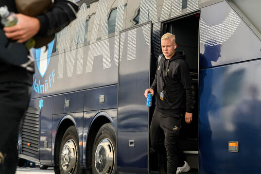 Otto Rosengren of Malmö FF arrives