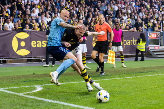 Djurgårdens Adam Ståhl och AIKs Thomas Poppler Isherwood