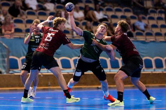 OV Helsingborgs Oscar Johansson och Lugis Axel Janhall och