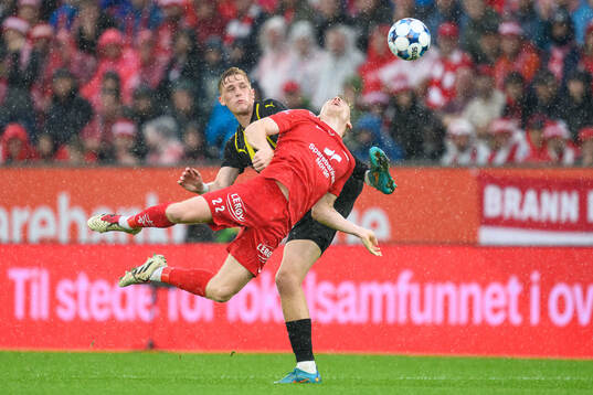 Saevar Atli Magnusson of Brann and Olle Samuelsson of