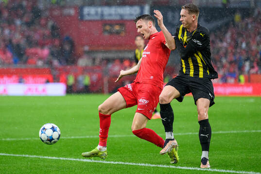 Joachim Soltvedt of Brann and Julius Lindberg of Häcken