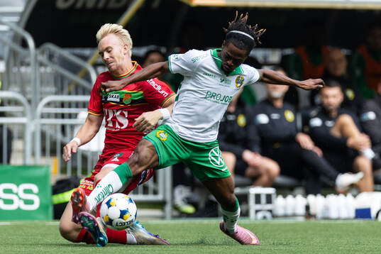 GAIS Robin Wendin Thomasson och Hammarbys Frank Junior Adjei