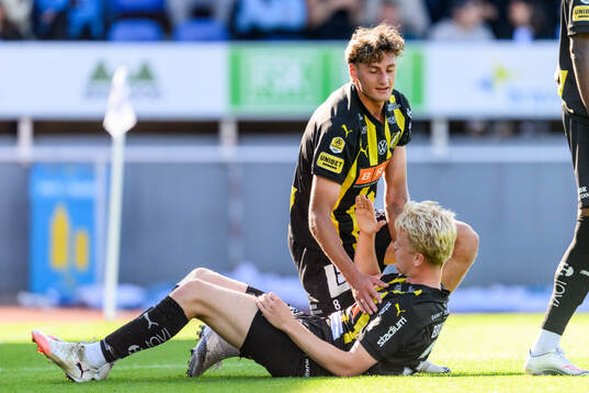 Häckens Silas Andersen och Isak Brusberg jublar