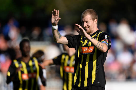 Häckens Simon Gustafson jublar