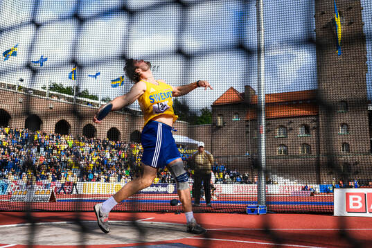 Simon Pettersson of Sweden