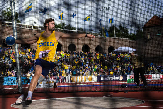 Simon Pettersson of Sweden