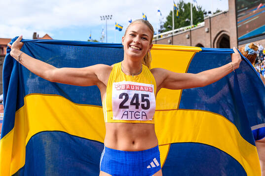 Julia Henriksson of Sweden celebrates