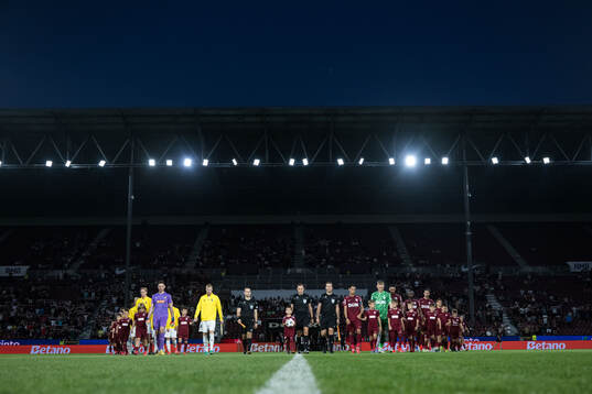 Players of Häcken and of CFR Cluj
