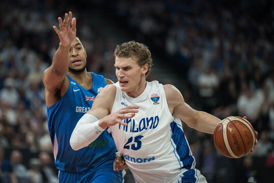 Myles Hesson of Great Britain and Lauri Markkanen of Finland
