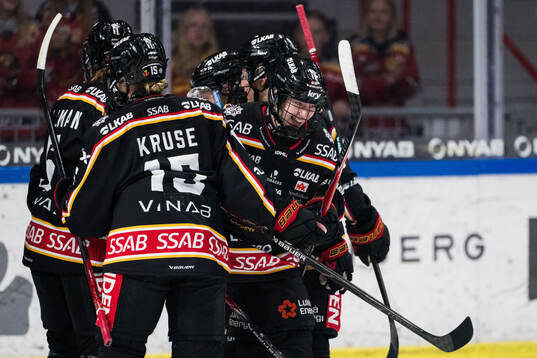 Mimmi Gill Luleås jublar