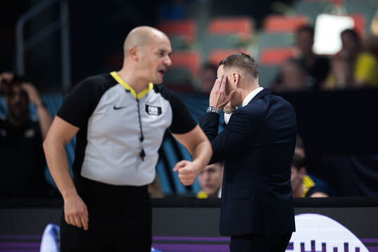 Coach Mikko Riipinen of Sweden reacts