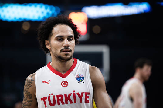 Shane Larkin of Turkey