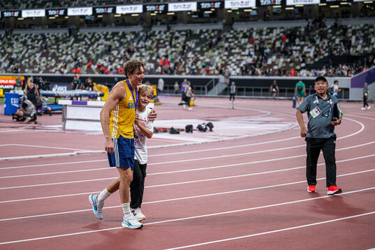 Armand Duplantis of Sweden celebrate with a fan