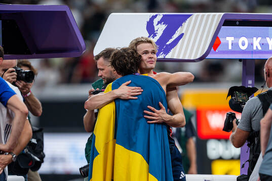 Armand Duplantis of Sweden celebrate with Sondre Guttormsen