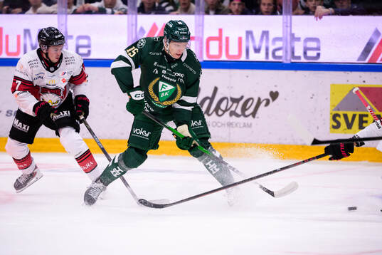 Malmö Redhawks Topi Niemelä och Färjestads Jack Berglund