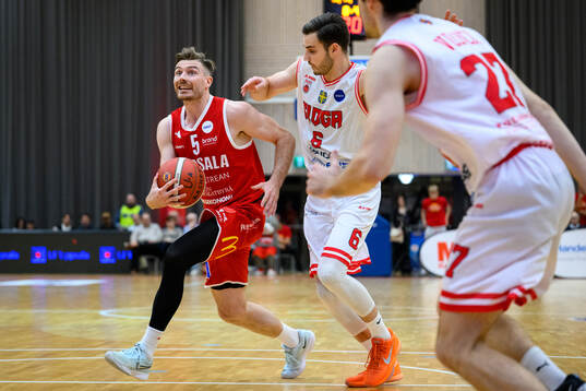 Uppsalas Lukas Friberg och Sloga Uppsalas Alan Zekovic
