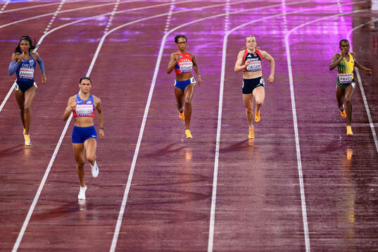 Amber Anning of Great Britain, Sydney McLaughlin-Levrone of