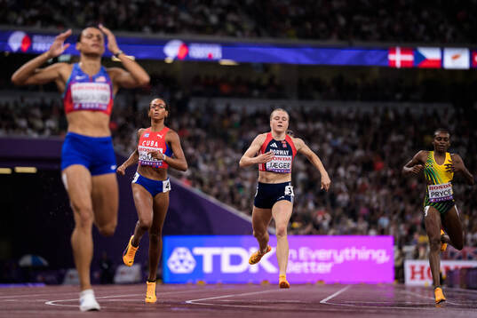 Roxana Gomez of Cuba, Henriette Jæger of Norway and