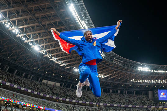 Leyanis Pérez Hernandez of Cuba celebrates