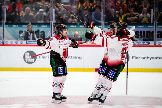 Örebros David Quenneville jublar