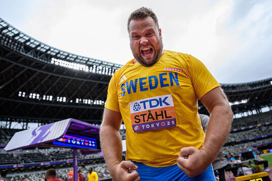 Daniel Ståhl of Sweden celebrates