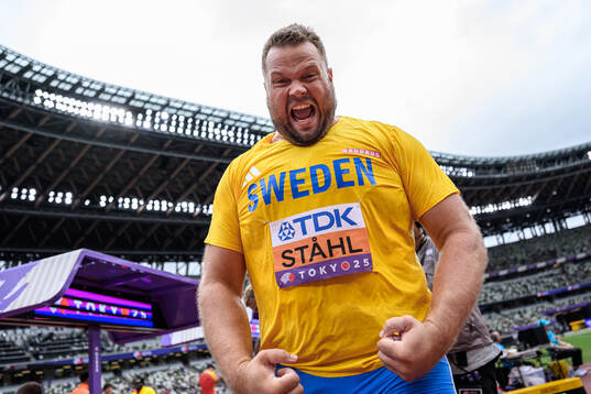 Daniel Ståhl of Sweden celebrates