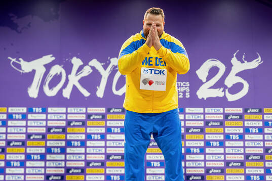 Gold medalist Daniel Ståhl of Sweden at the medal ceremony