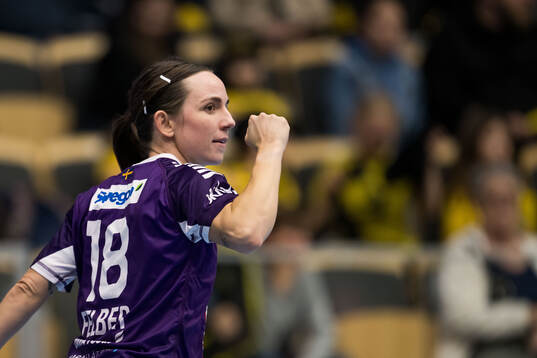 Skaras Melanie Felber jublar