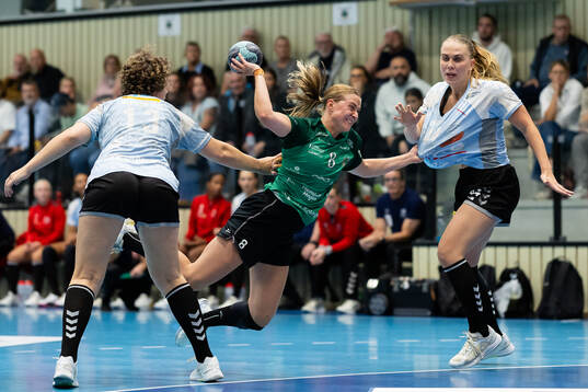 Önnereds Moa Andersson mot H65 Höörs Tilda Winberg och
