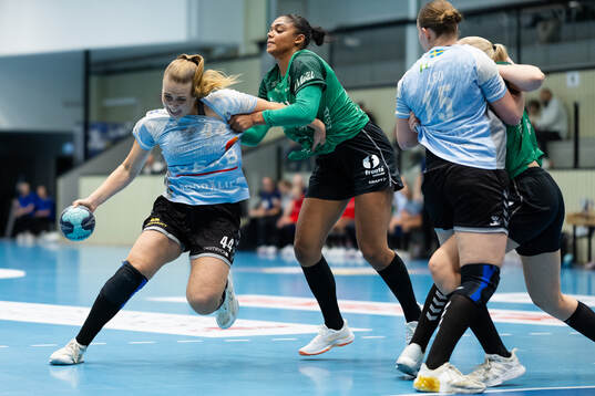 H65 Höörs Wilma Pettersson och Önnereds Isabelle Rydén