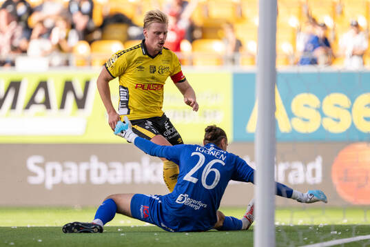 Elfsborgs Per Frick gör 1-2 bakom Degerfors målvakt