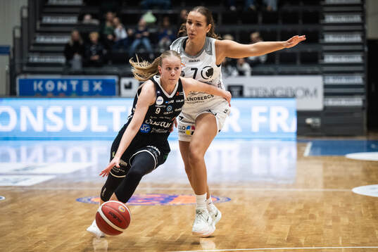Luleås Sofia Kobylak och Norrköpings Leila Bajagilovic