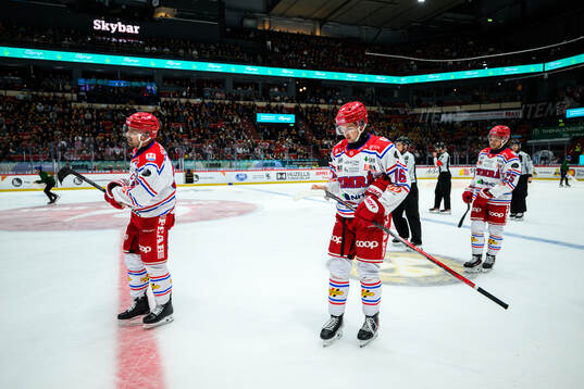 Timrås Anton Lander, Lukas Pilö och Linus Nässén deppar