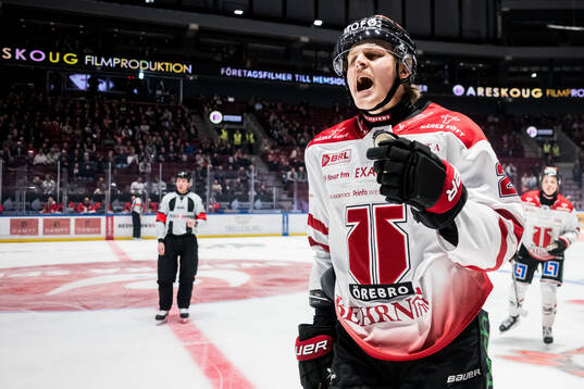 Örebros Milton Oscarson jublar