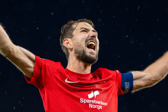 Fredrik Pallesen Knudsen of Brann celebrates