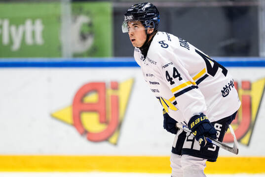 HV71s Hugo Fransson deppar