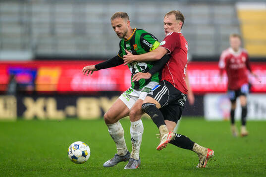 GAIS Gustav Lundgren och IFK Norrköpings Marcus Baggesen
