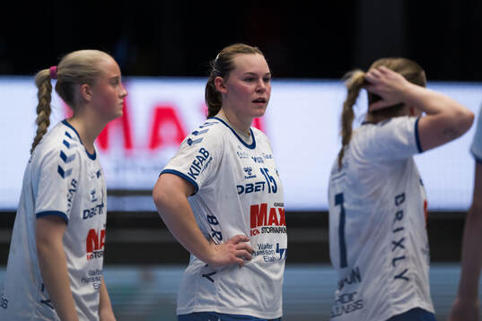 Aranäs Lisa Lundin och Bella Persson deppar