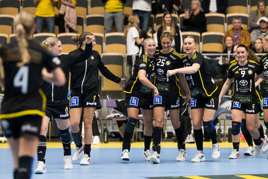 Sävehofs Ida Landberg, Emma Mihailovic och Stina Wiksfors