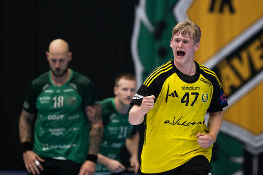 Sävehofs Isak Vedelsbøl jublar