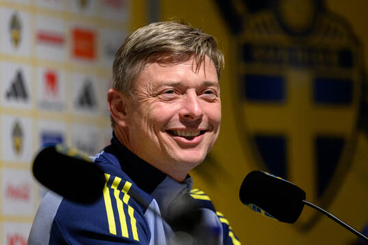 Head coach Jon Dahl Tomasson of the Swedish men's national