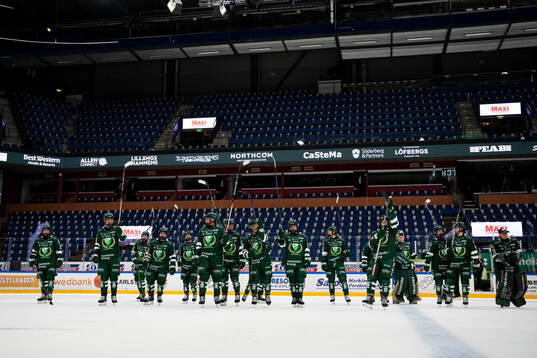 Färjestads spelare tackar supportar