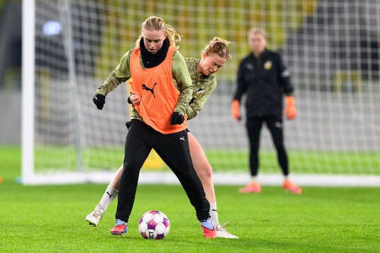 Pernille Sanvig and Emma Östlund